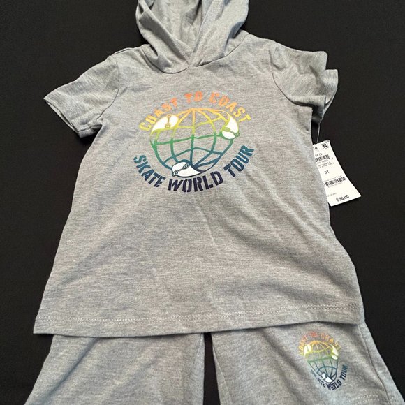 FIRST IMPRESSIONS UNISEX WORLD TOUR SKATE 2-PC SET - Picture 1 of 11